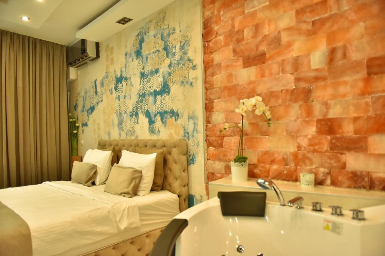 Design Apartment Premium Spa Lux 4 Star "Dubai" Completely Private Wellness & Spa Free Included Sauna & Jacuzzi & Salt Wall & Fire Place & 3D Ceilings & Business Wifi & Netflix & Keyless Code Entry & Full Smart App & Secure 2 Parking Place Чуприя Экстерьер фото