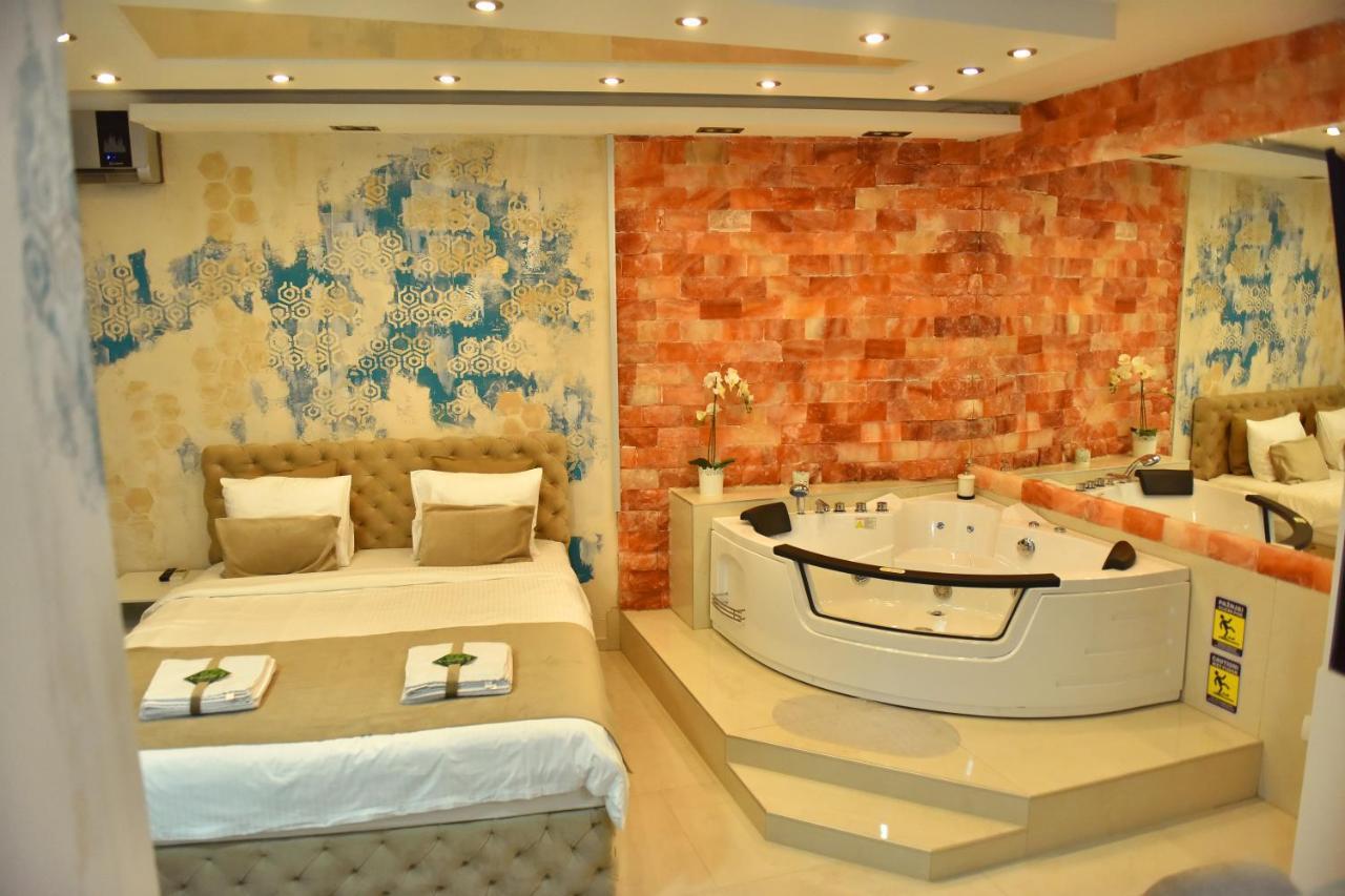 Design Apartment Premium Spa Lux 4 Star "Dubai" Completely Private Wellness & Spa Free Included Sauna & Jacuzzi & Salt Wall & Fire Place & 3D Ceilings & Business Wifi & Netflix & Keyless Code Entry & Full Smart App & Secure 2 Parking Place Чуприя Экстерьер фото